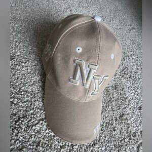 Tan NY Embroidered Cap🗽🌃🤎